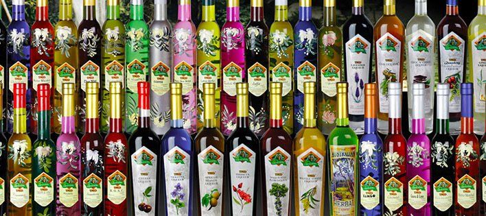 20 or more liqueur bottles of various flavours