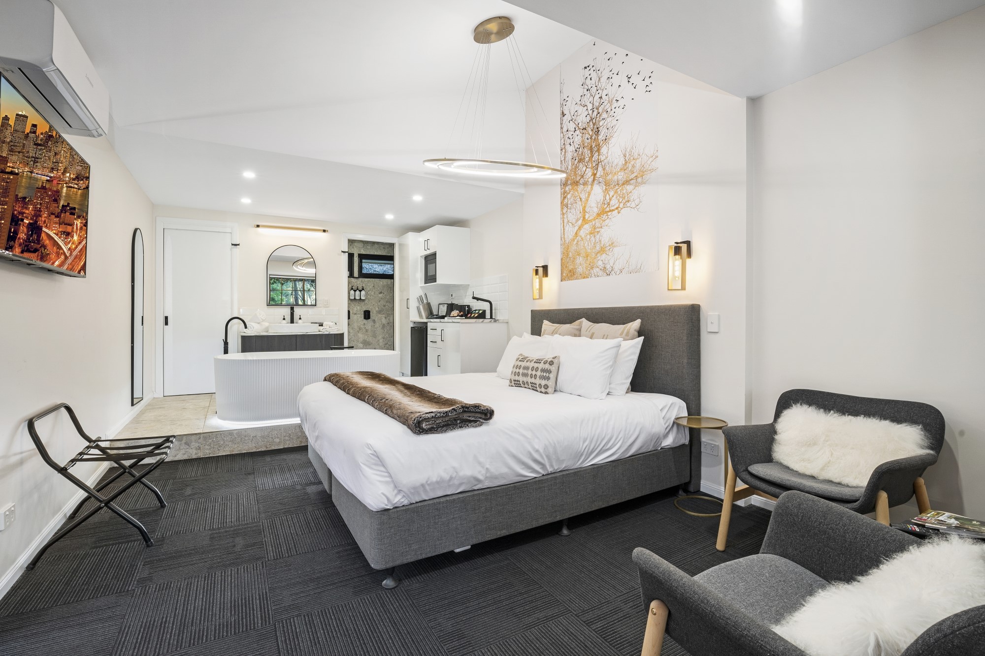 Courtyard Spa accommodation at Tamborine Mountain Glades