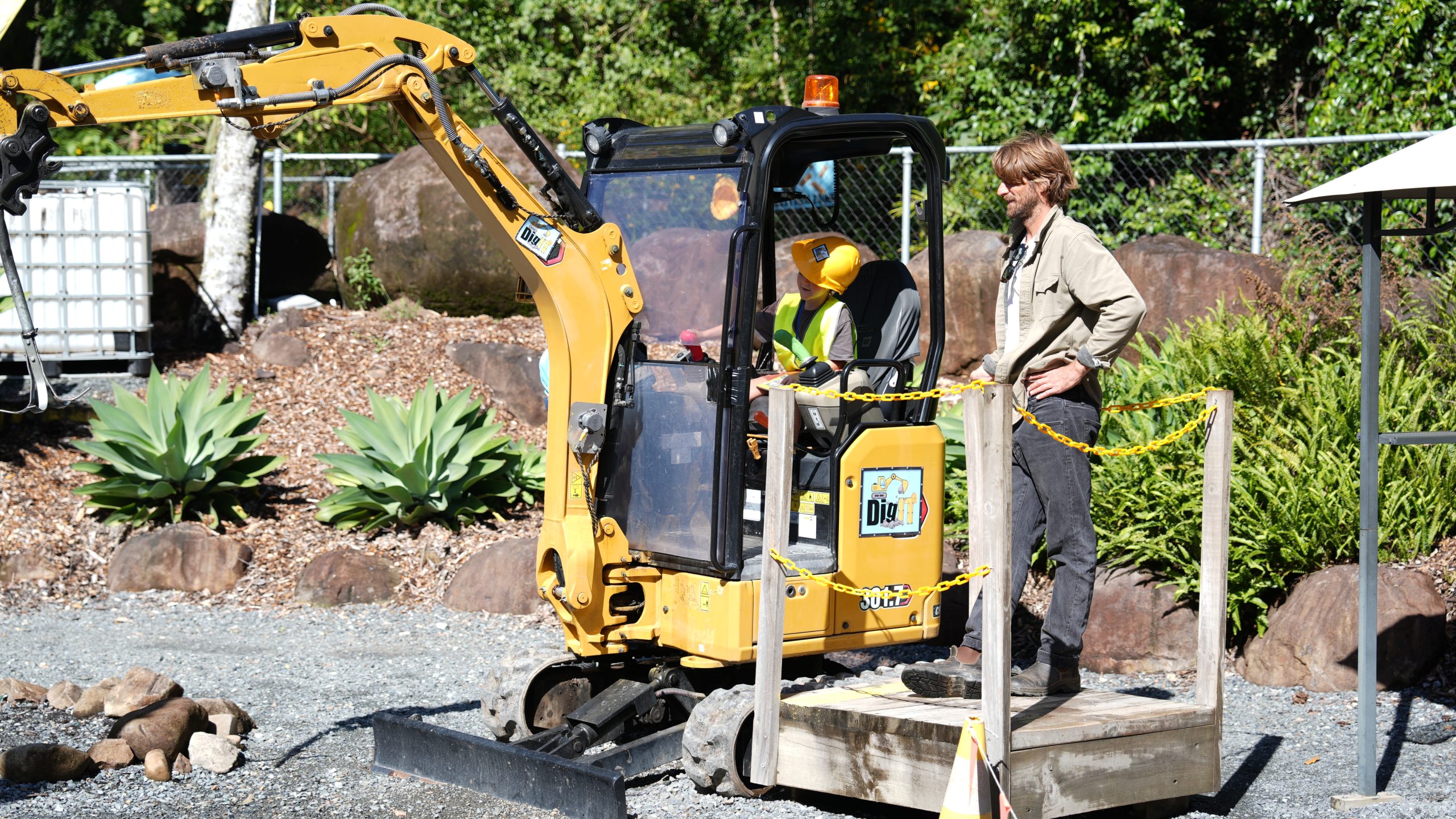 DIG IT mini excavator experience for children